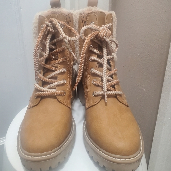 DV Dolce Vita Russit Faux Fur Women Trimmed Boots Sz 6.5 🌴✌️ - Picture 10 of 10